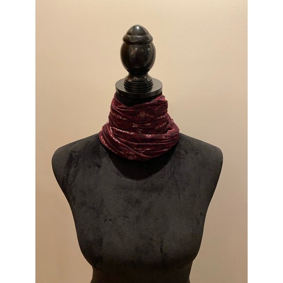 Cato Infinity Scarf Burgundy Pattern Versatile Fall Winter Accessory - Picture 3 of 7